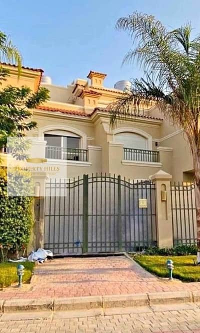 فيلا استلام فورى للبيع جاهزه للسكن مساحتها 205 متر + جاردن  فى لافيستا الشروق Patio prime