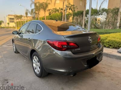 Opel astra فيريكه بالكامل