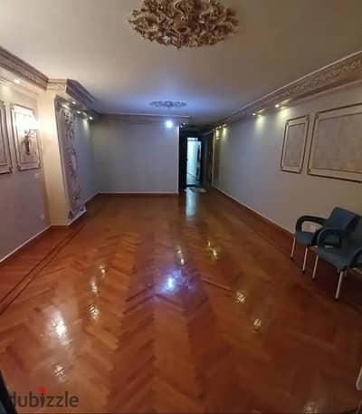 شقه للبيع في شارع ونجت قبل المزلقان فرصه ذهبيه بجوار نادي القضاء