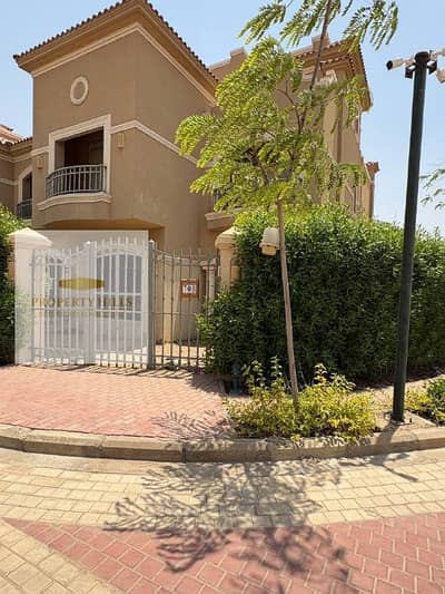فيلا للبيع في الشروق بسعر الكاش في الباتيو 5 ايست جاهزة للاستلام علي المفتاح ومتاحة للمعاينة يوميا