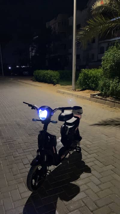 اسكوتر كهرباء لي البيع