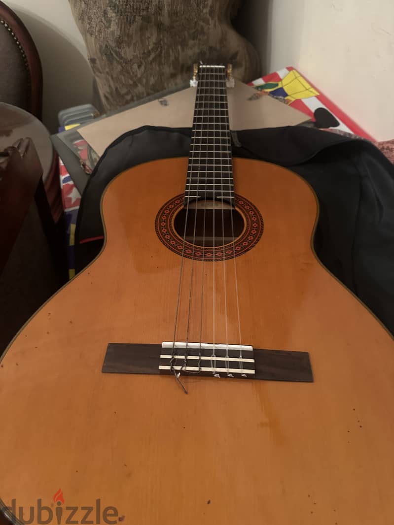 Guitar yamahac70 2
