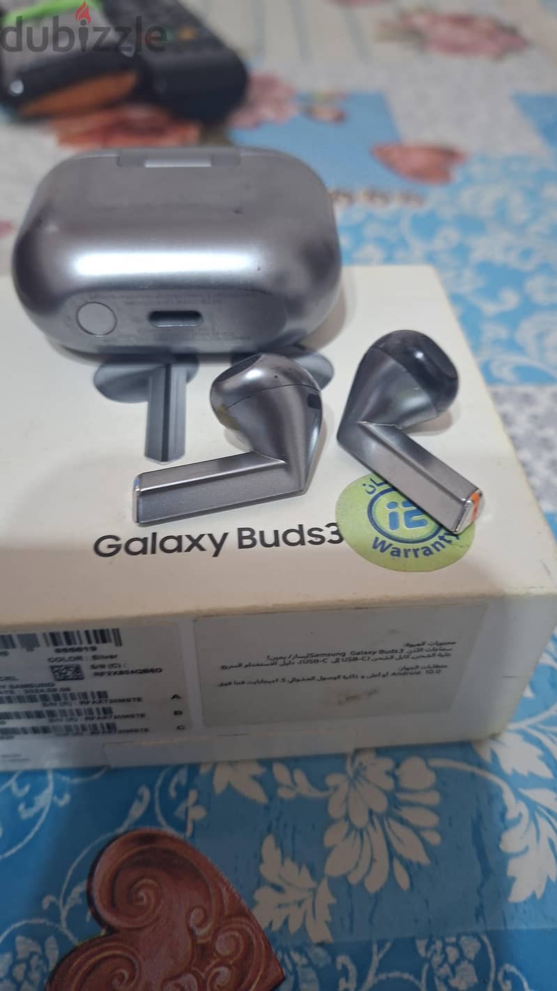 Samsung Galaxy Buds3 4