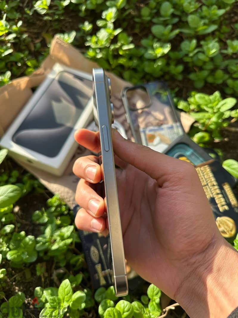 Apple - iPhone 15 Pro Max 3