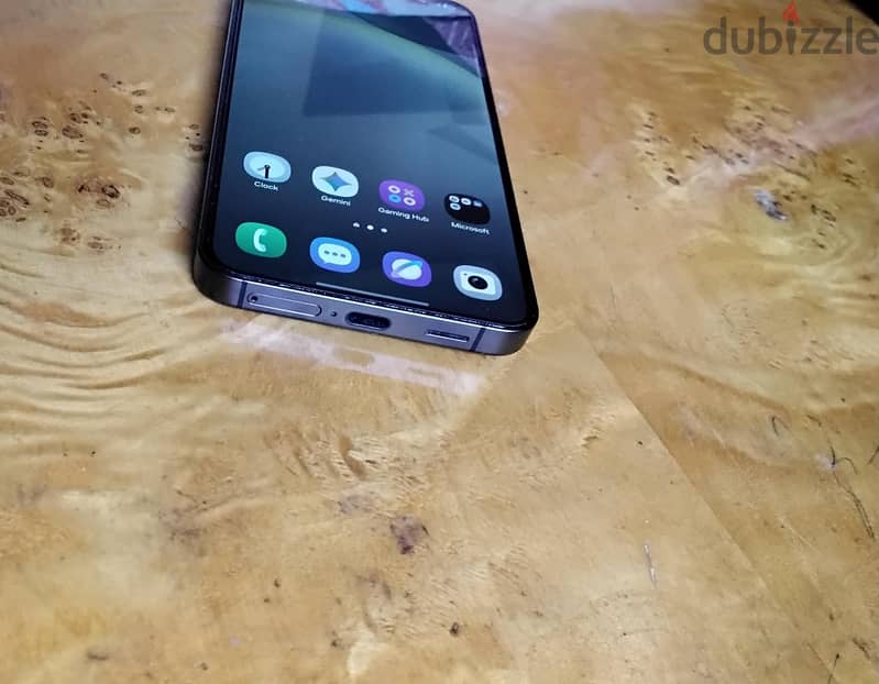 Samsung S24 3