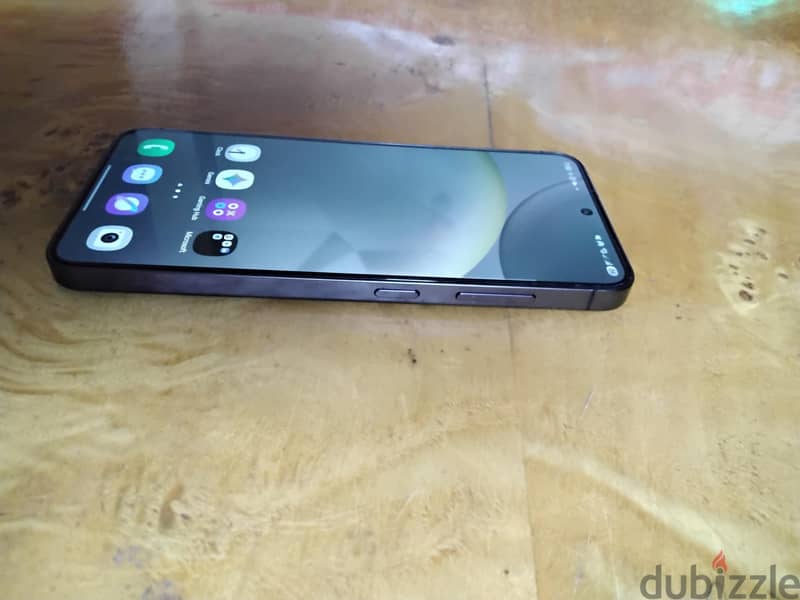 Samsung S24 4