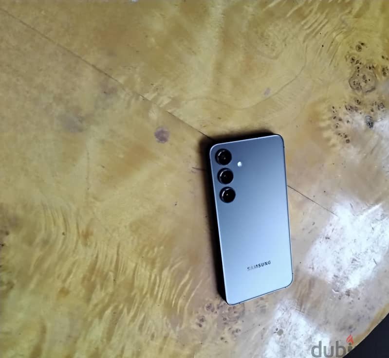 Samsung S24 5