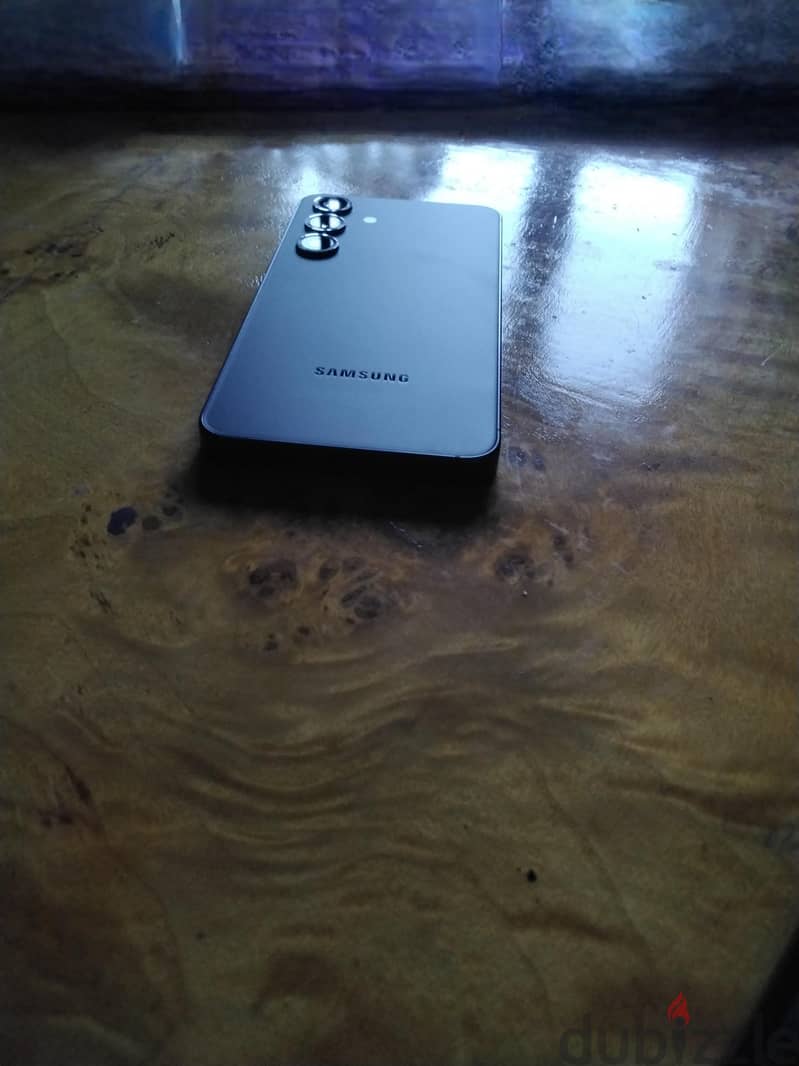 Samsung S24 6