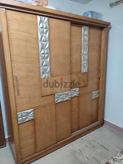 دولاب عرض 185  ارتفاع 210 عمق 60