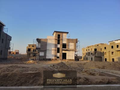Townhouse corner opportunity in Sheikh Zayed next to Beverly Hills and Lake West on Dahshour Link