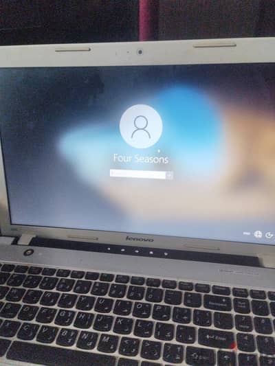 لاب توب لينوفو  بحالة ممتازة
