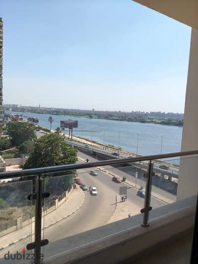 For sale: A fully finished and furnished apartment—including air conditioning and a kitchen—located on the Maadi Corniche. It features a direct Nile v