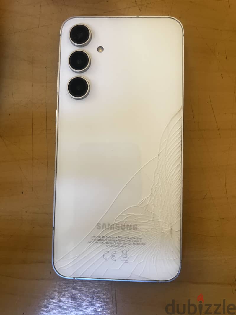 Samsung S23 FE 1