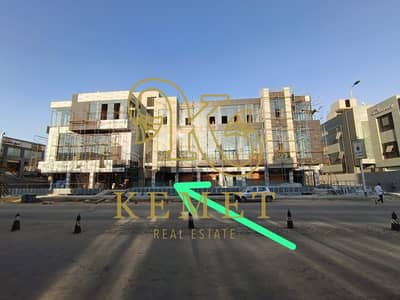صيدلية 76 م استلام فوري بجوار مبني طبي وعيادات مقدم 25% وقسط 5 سنين فيلات البنفسج براندات معروفة في المول تشغيل مضمون ترافيك اميز لوكيشن التجمع الخامس