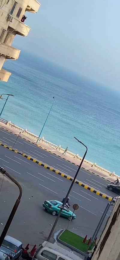 شقة للبيع الشاطبى مساحه ١٦٨ متر ٣ غرف نوم تشطيب الترا لوكس
