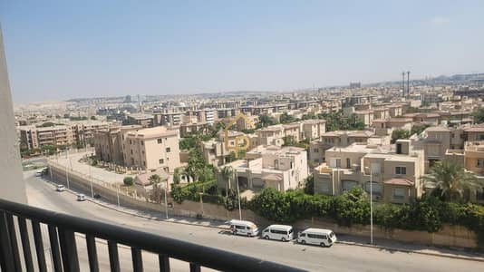 شقة للايجار بأبراج زيد الشيخ زايد موقع مميز