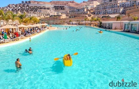فرصة لقطه للبيع في المونت جلالة شاليه متشطب بالتكييفات ومقدم يبدأ من 5% مع تقسيط حتى 10 سنين