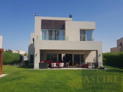 فيلا مع كابين مفروشين بالكامل للبيع في هاسيندا باي