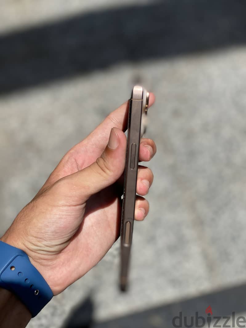 Apple - iPhone 16 Pro Max 3