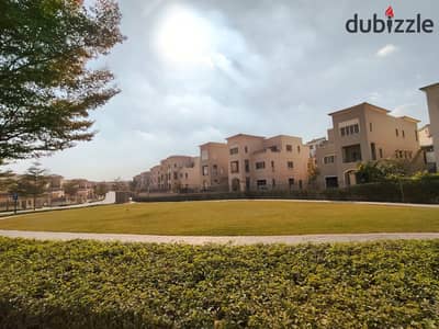 فيلا بموقع مميز متشطبة بالمطبخ والتكييفات للبيع في أب تاون كايرو إعمار Uptown Cairo Emaar
