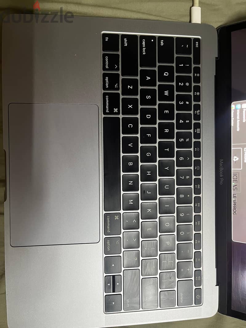 MacBook Pro 2017 - 13inch 4