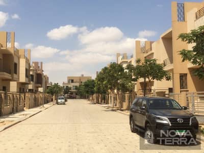 شقة للبيع في كومباوند الما 220 متر