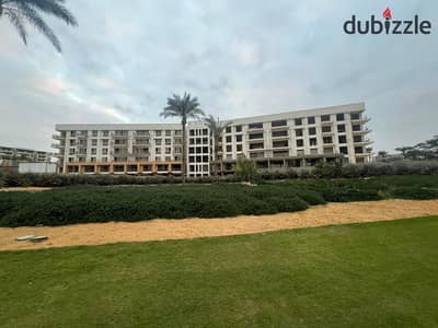 شقة بموقع مميز للبيع في أب تاون كايرو إعمار متشطبة بالتكييفات Uptown Cairo Emaar
