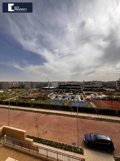 شقة مميزة للبيع في فيفث سكوير جاهزة للسكن وبأقساط في القاهرة الجديدة التجمع الخامس