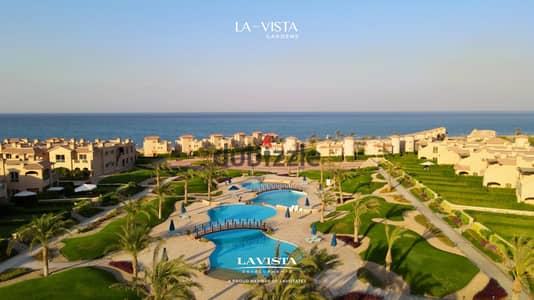 شاليه 3 غرف للبيع في العين السخنة بفيو مباشر على الـ Pool متشطب بالكامل وتقسيط 7 سنوات