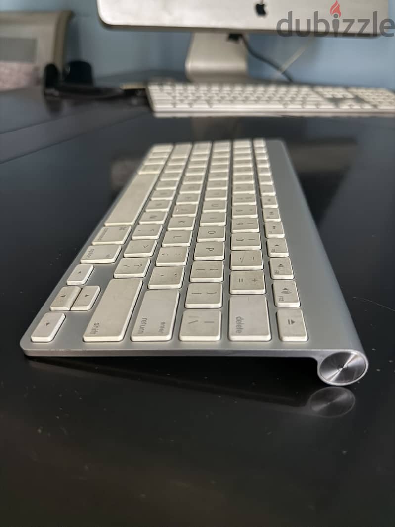 Apple Wireless Keyboard A1255 1