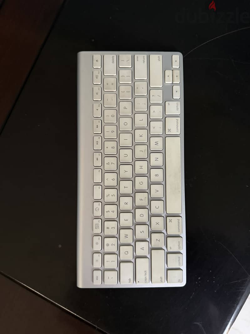 Apple Wireless Keyboard A1255 2