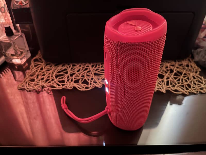 Original JBL FLIP 6 portable speaker 1