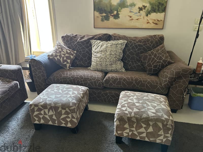 Used 2 sofas big and 2 puffs 2
