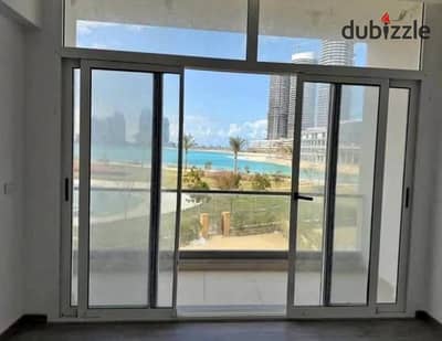 شاليه استلام فوري في العلمين الجديده علي فيو البحر تشطيب بالكامل للبيع داخل مزارين بالساحل الشمالي بجوار مارينا