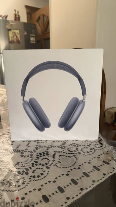 Apple Airpods Max 2024 USB-C NEVER USED Apple Airpods Max 2024 USB-C NEVER USED