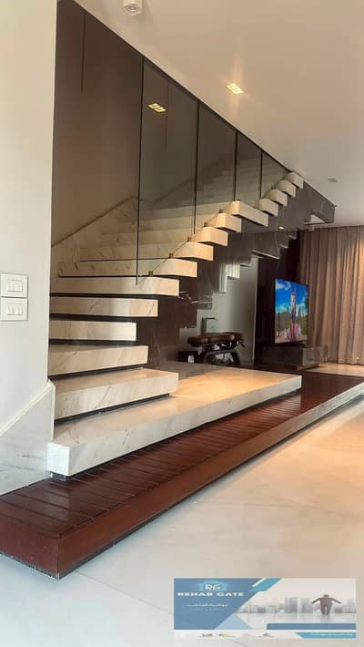 Townhouse villa for rent in Hyde Park Compound   Prime location on South 90th Street   Special finishes and modern furnishings   Area: 220 square
