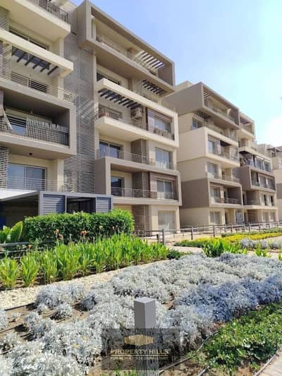 استلم فورا بنتهاوس متشطبة بالتكييفات بانوراما فيو علي لاندسكيب من AL MARASEM بجوار Mivida و AUC القاهره الجديدة