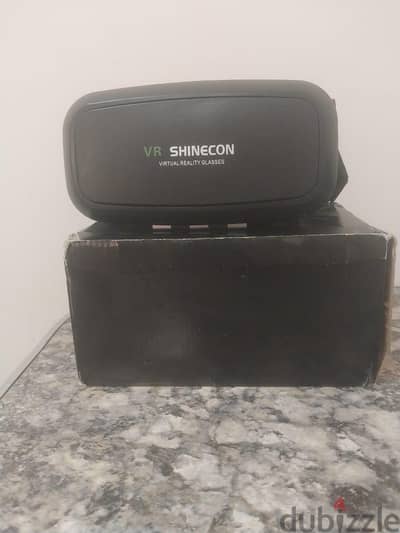 نظارة vr الواقع الافتراضي جديده مركونه ولم تستخدم