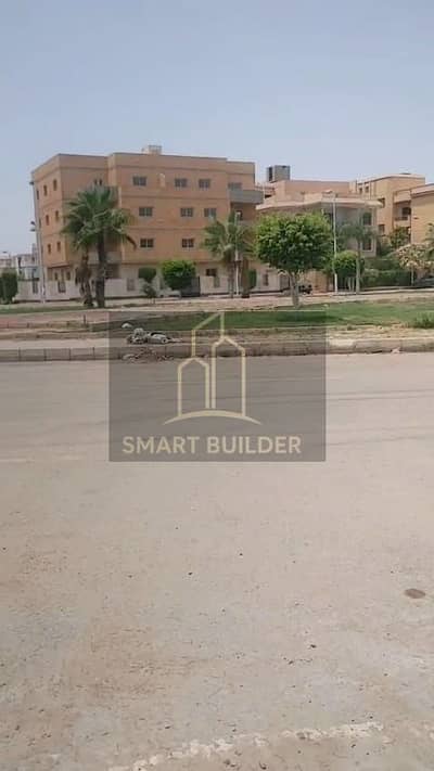 شقه160م بزمنت بمدخل خاص تاني نمره من محور مصطفى كامل خلف الميراج خلصانه بنموذج8 نص تشطيب