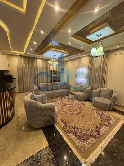 **شقة مفروشة للإيجار في هايد بارك القاهرة الجديدة | 160م، غرفتان، 3 حمامات، إطلالة جاردن، موقع مميز داخل الكمبوند**.