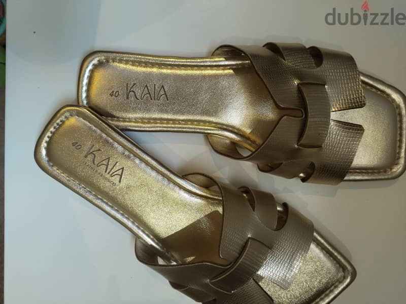 Gold slipper size 40 new with box حذاء خروج دهبي اللون مقاس ٤٠ 3