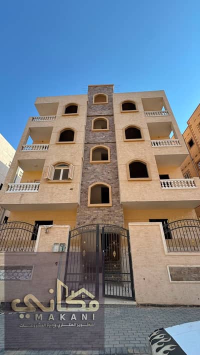 160 sqm apartment for sale – 3rd floor, located second row from the garden and just steps away from Suez Road.