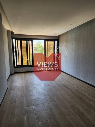 شقة 3 غرف للبيع في ميدتاون نيو كايرو Midtown New Cairo ، جاهزة للاستلام  إطلالة على حمام السباحة  واللاندسكيب.