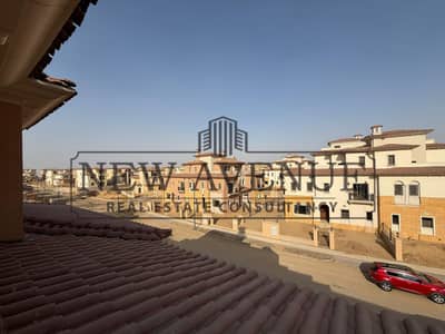 كواترو ڤيلا للبيع فى كمبوند سيتى جيت City gate استلام فورى ولوكيشن مميز
