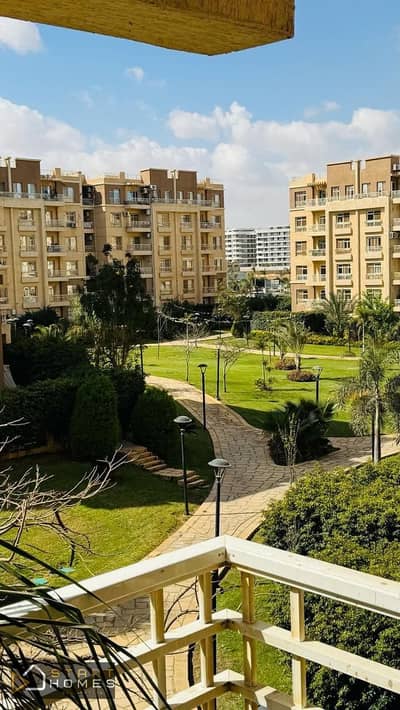 شقة مفروشة 116 متر 3 غرف للإيجار في مدينتي B11 أمام ماركت محمود الفأر مباشرة وفيو جاردن وباركينج