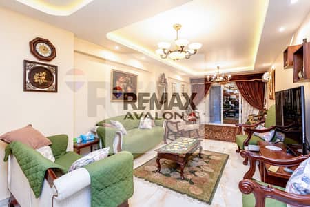 شقة للبيع 225 م سيدى جابر (خطوات من البحر )