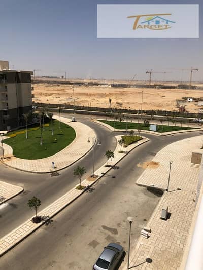 فرصة للايجار الفاضي 78 متر في b10  فيو مفتوح موقع مميز جدا خطوات للخدمات