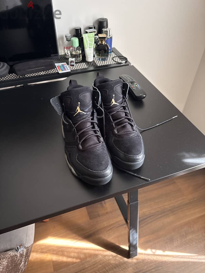 Original used sneakers 2
