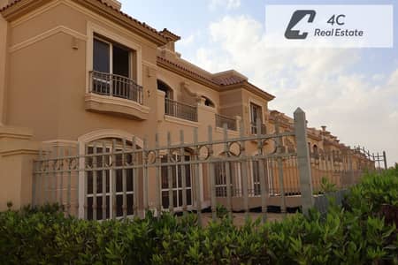 اقل سعر فيلا تاون هاوس للبيع 240م استلام فوري برايم لوكيشن اوبن فيو في لافيستا سيتي العاصمة الادارية القاهرة الجديدة La vista city New cairo