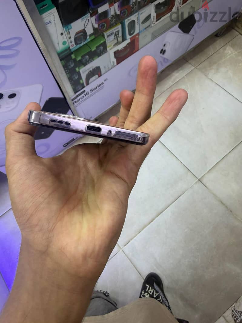 OPPO Reno12 F 3